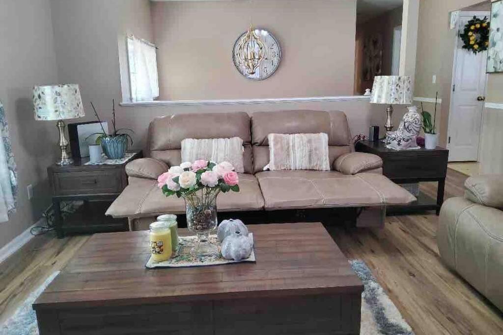 Smart Entire Loft, 3 Bedroom 2 Bath, With 3 Tv Кълъмбия Екстериор снимка